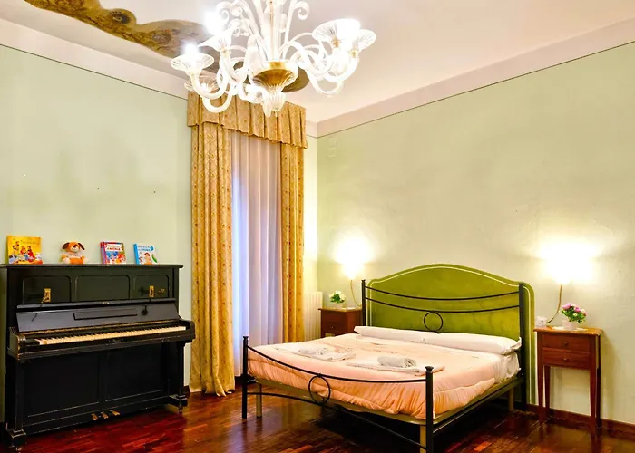 Joy Rialto Rooms